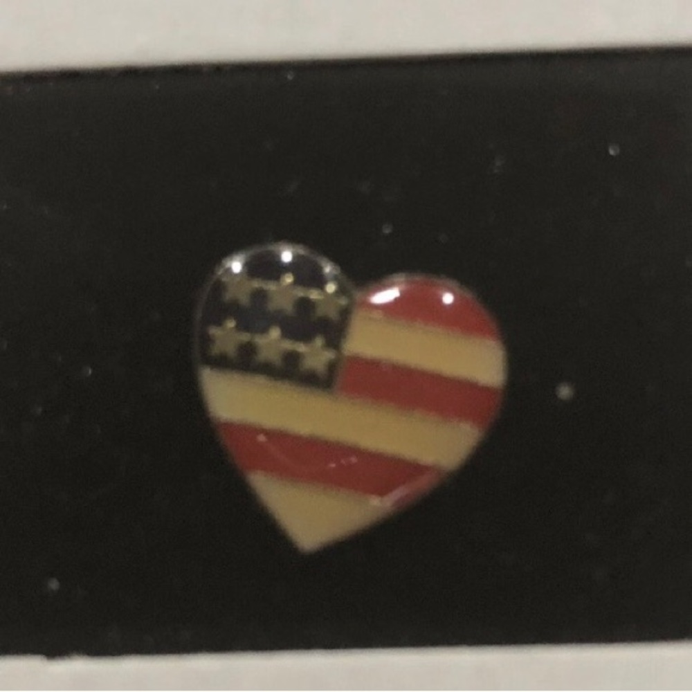 NWOT Heart Lapel Pin “Patriotic”